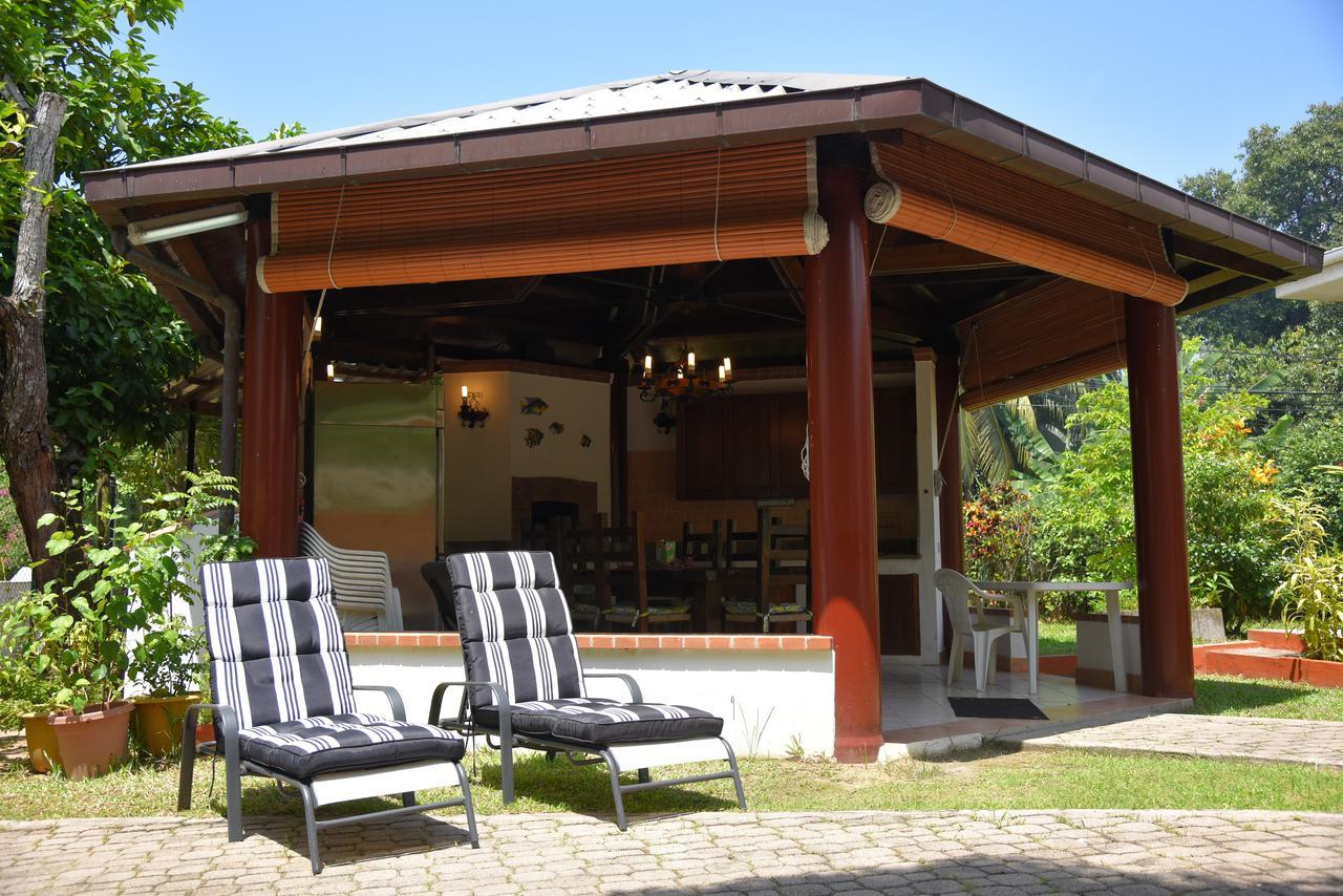 Jessies Guest House Seychelles Beau Vallon (Mahe) Exterior foto