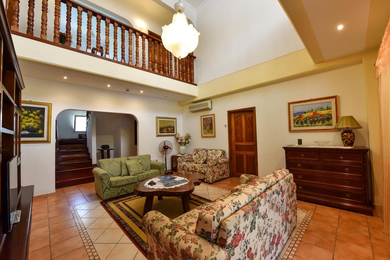 Jessies Guest House Seychelles Beau Vallon (Mahe) Exterior foto